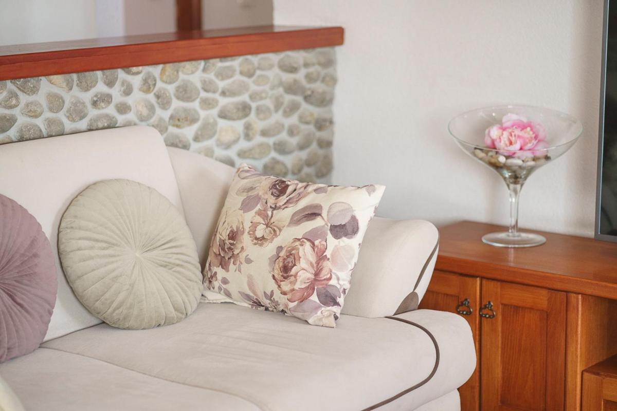 Villa Grey Stone Vodice Esterno foto