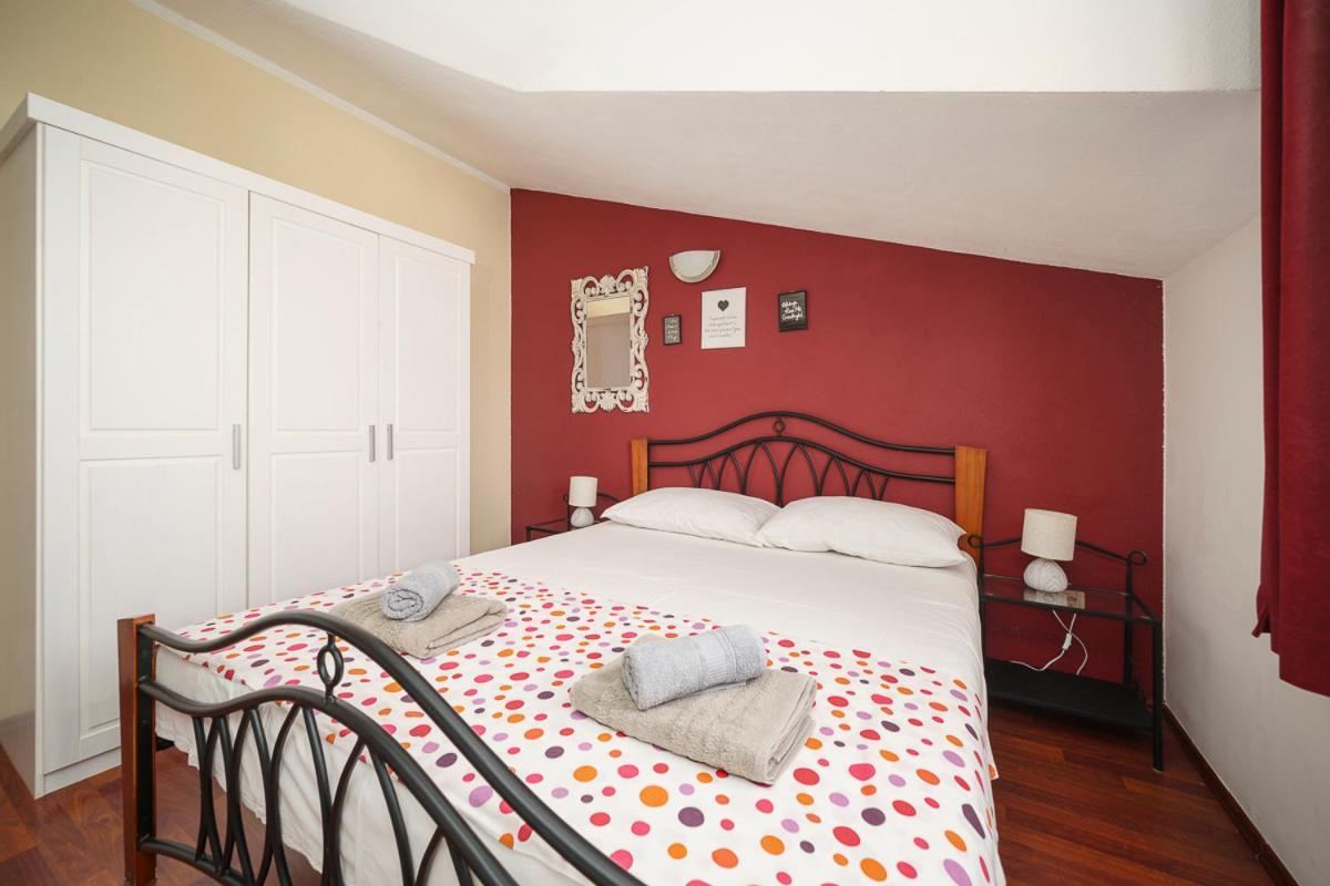 Villa Grey Stone Vodice Esterno foto