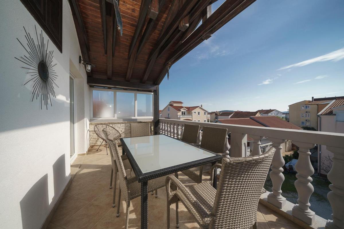 Villa Grey Stone Vodice Esterno foto