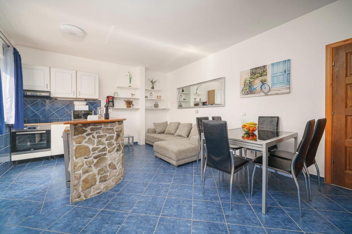 Villa Grey Stone Vodice Esterno foto